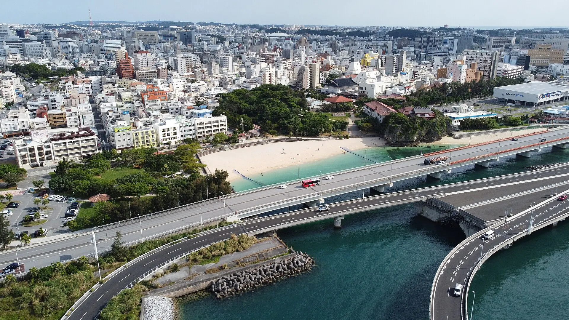 日本 · 冲绳那霸波之上海滩